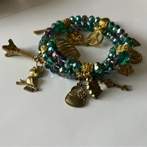Beaded Memory Wire Bracelet with Gold Tone Charms - Picture 3 of 9